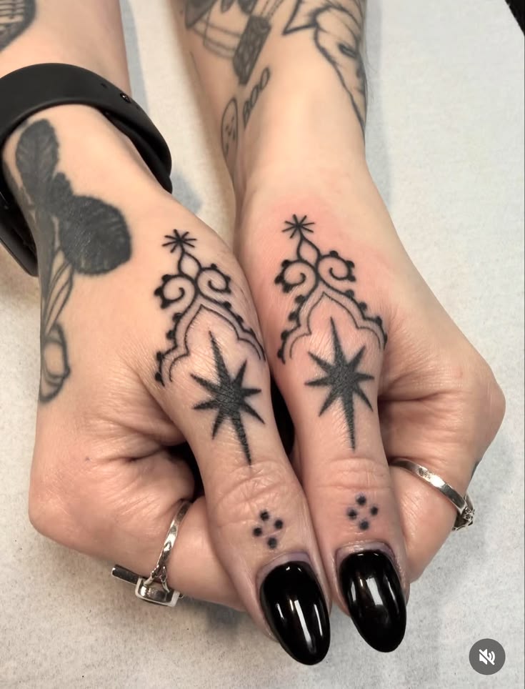 Tatuadora ,body piercing e remoção de tattoo